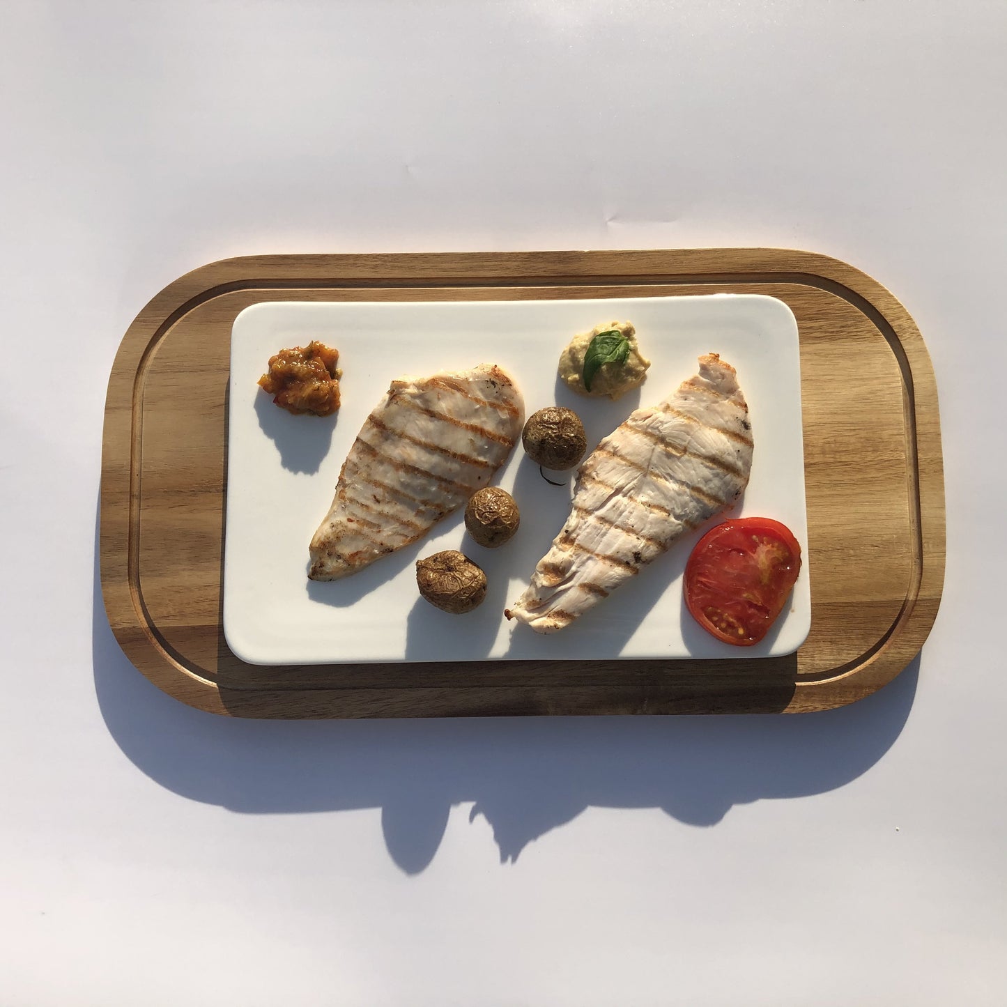 Zavis Green Acacia Wood Serving Rounded Cutting Board With Juice